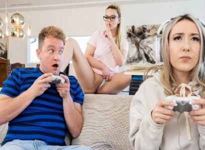 nàng bị bạn thân bội bạc lấy mất người yêu do quá mải chơi game