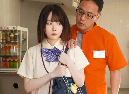 Quản lý nam phát hiện em gái ăn cắp vặt trong cửa hàng