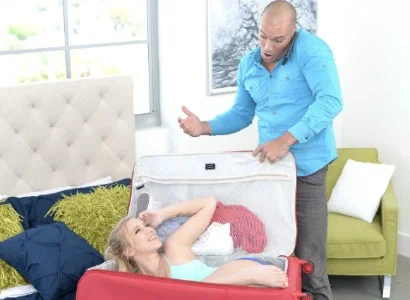 Chiếc vali chứa điều bí mật